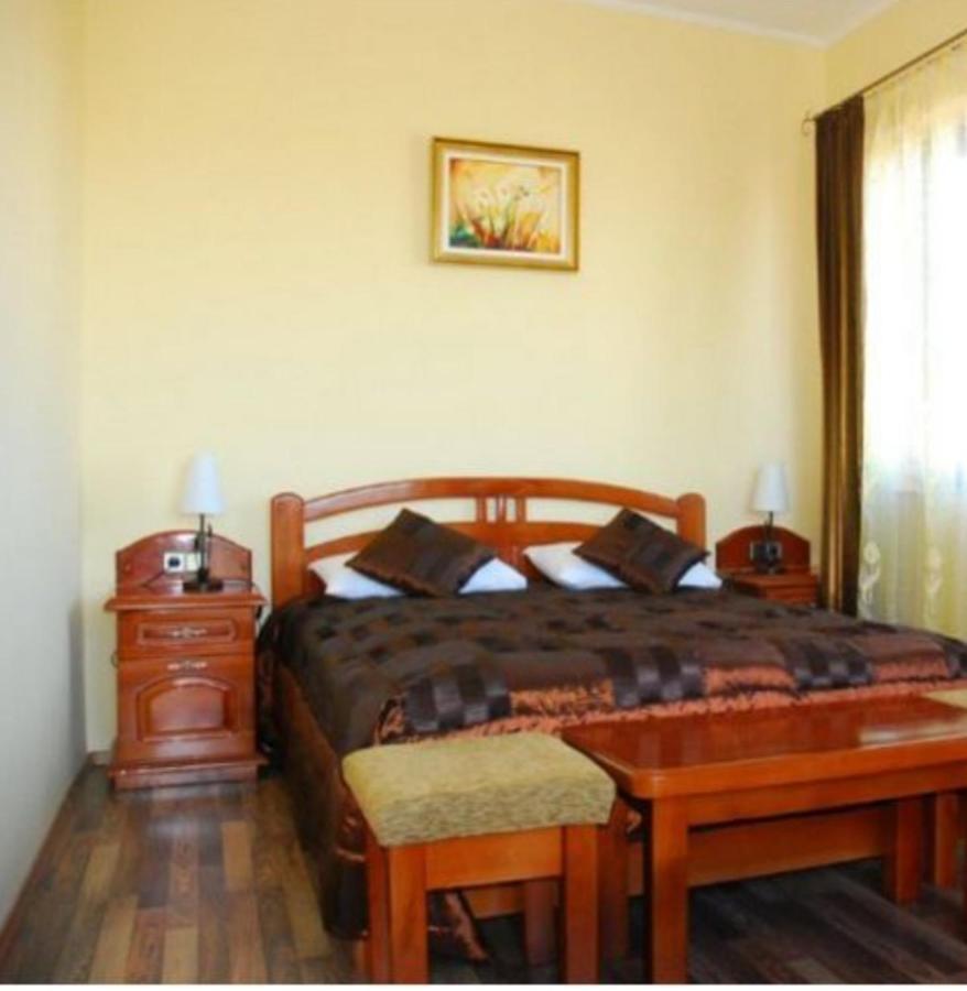 Casa Optima Hotel Oradea Exterior foto
